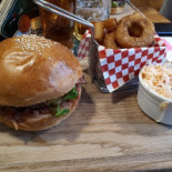 R Burger Minigolf food