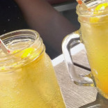 R Burger Minigolf drink
