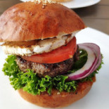 R Burger Minigolf food