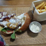 R Burger Minigolf food
