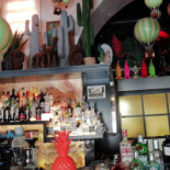 Mengo's À l'intérieur