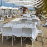Follia Beach inside