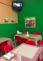 La Rana inside