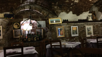 La Fornarina inside