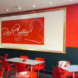 Red Coffee À l'intérieur