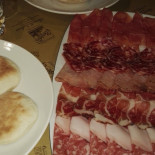 Tigella Bella Este Comida