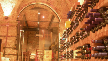 Champagneria Quartino Divino outside