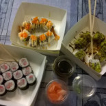 College Sushi Comida