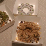 College Sushi Comida