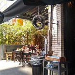 Serial Griller Exterior