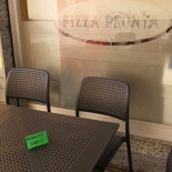 Pizzeria Pizza Pronta inside