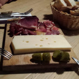 Tschurtsch Keller food