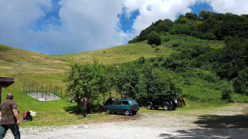 Rifugio Cai Pontogna outside