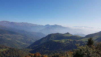 Rifugio Cai Pontogna outside