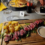 V78 Pub Grill Comida