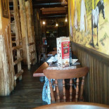 Old Wild West Dentro