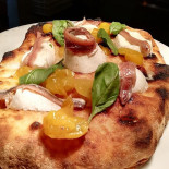 La Pizzoteca food