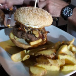 La Burghereja Comida