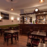Mole's Pub Dentro