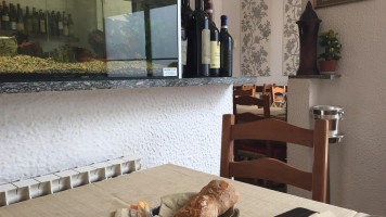 La Griglia Pizzeria inside