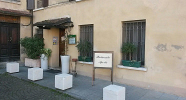 Scacciapensieri outside