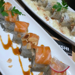 Eimi Sushi Fusion Comida