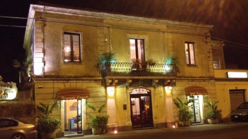Novecento outside
