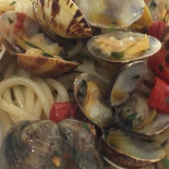 A Cantinella Nourriture