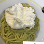 A Cantinella Nourriture
