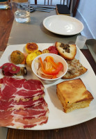 Il Labirinto Di Adriano food