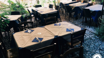 Cantina De' Corvi inside