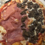 L'angolo Pizzeria food
