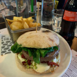 Gusto Tondo food