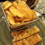 Gusto Tondo food