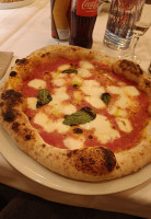 Metropizza Dalla Vecchia Zia Ada food