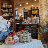 La Nuova Drogheria Cassinasco À l'intérieur