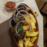 Dedaspuri Georgiano Wine Shop Comida