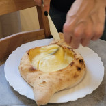 Dedaspuri Georgiano Wine Shop Comida