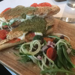 Dedaspuri Georgiano Wine Shop Comida