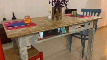 Pizzeria Del Lamanna's inside