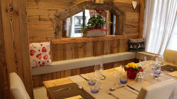 Osteria Pizzeria La Quercia Di Silvestro Michelangela inside