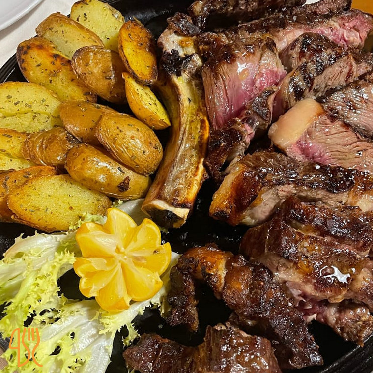 La Canisela Comida