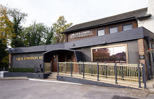 Moretto's Steakhouse outside