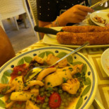 Hosteria Menelao food