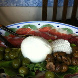 Hosteria Menelao food