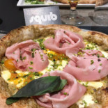 Squib Pizza More Nourriture