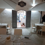 Bistro 71037 À l'intérieur
