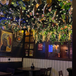 Artesian Grill Dentro