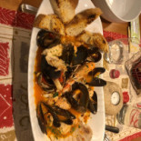 Pizzeria La Perla food