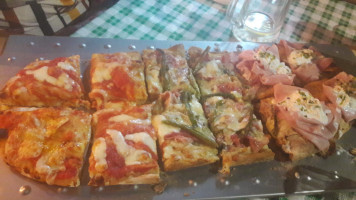 Madre Pizza food
